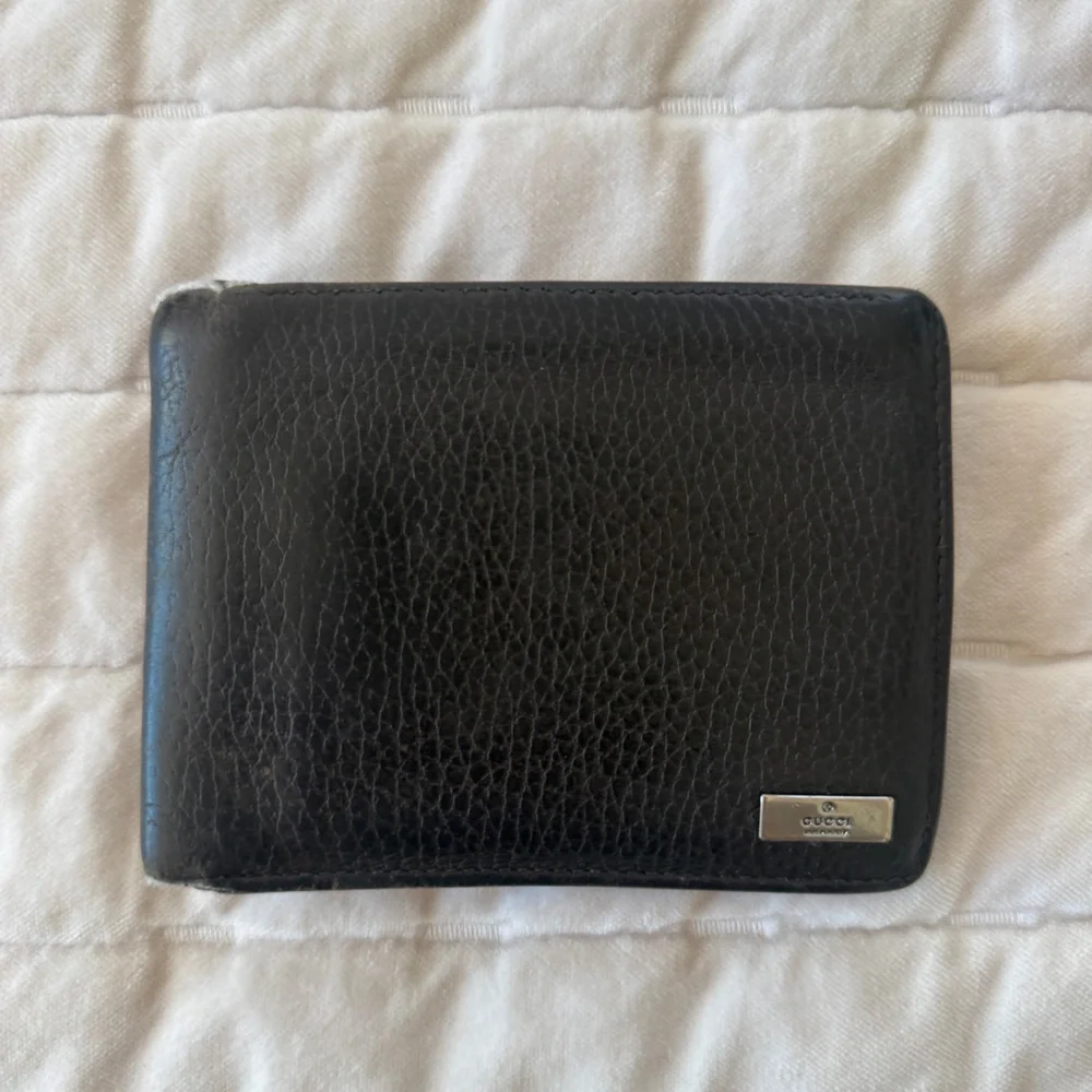GUCCI VINTAGE LOGO PLATE GG SOFT EMBOSSED LEATHER WALLET BIFOLD BROWN